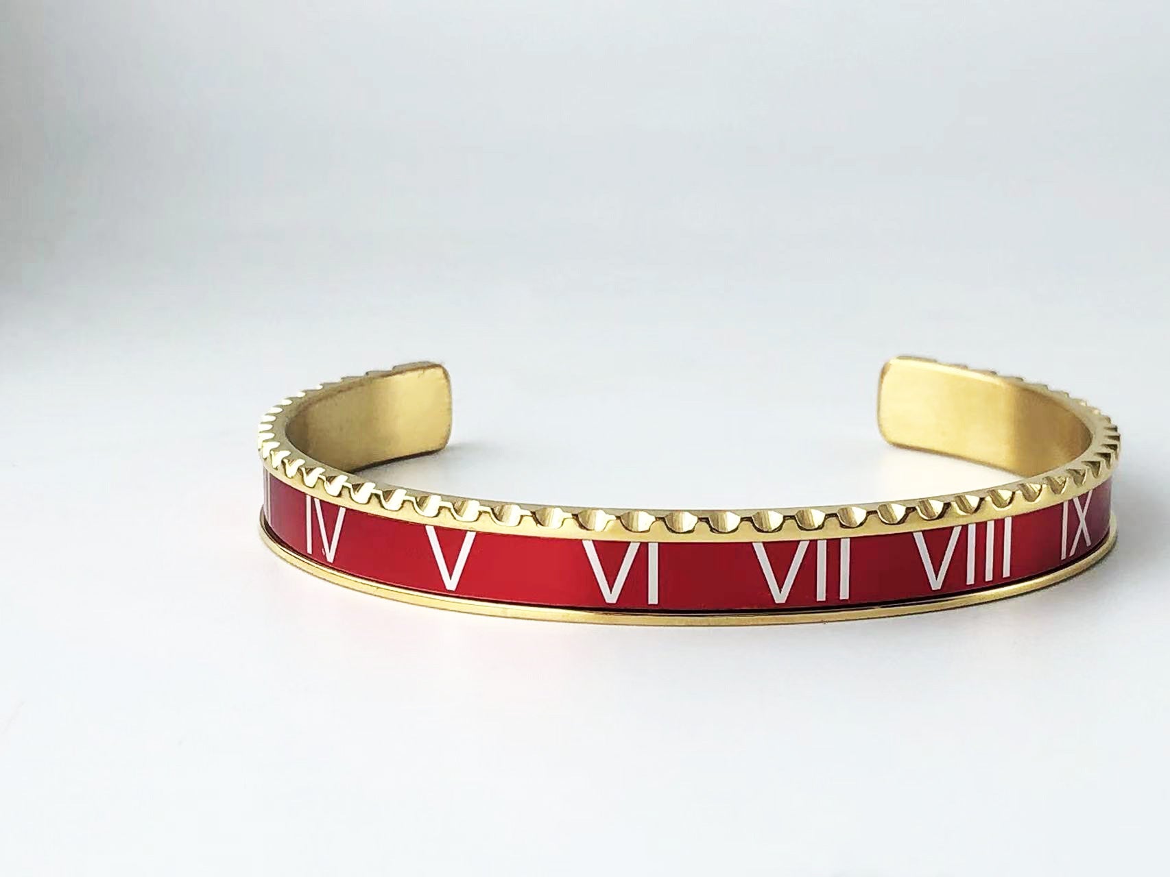 Crowned Bracelet Gold